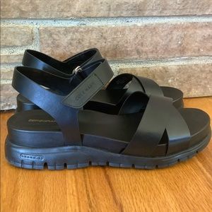 Women’s Cole Haan black leather zero grand 2 sandals size 10